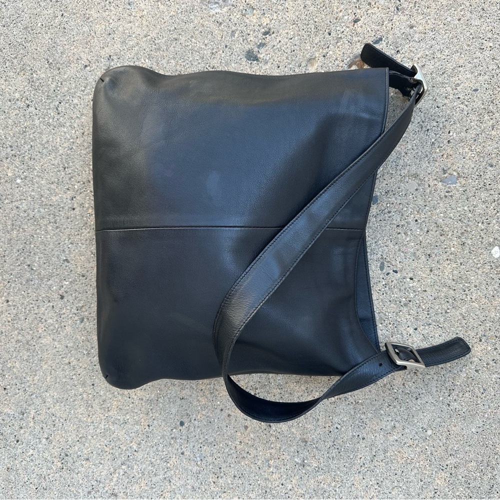 Vintage COACH All Leather Large Black Leather Slim Shoulder Tote Bag #9406 - Picture 5 of 16